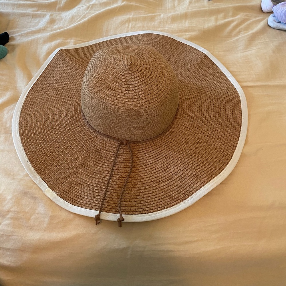 Floppy foldable hat
